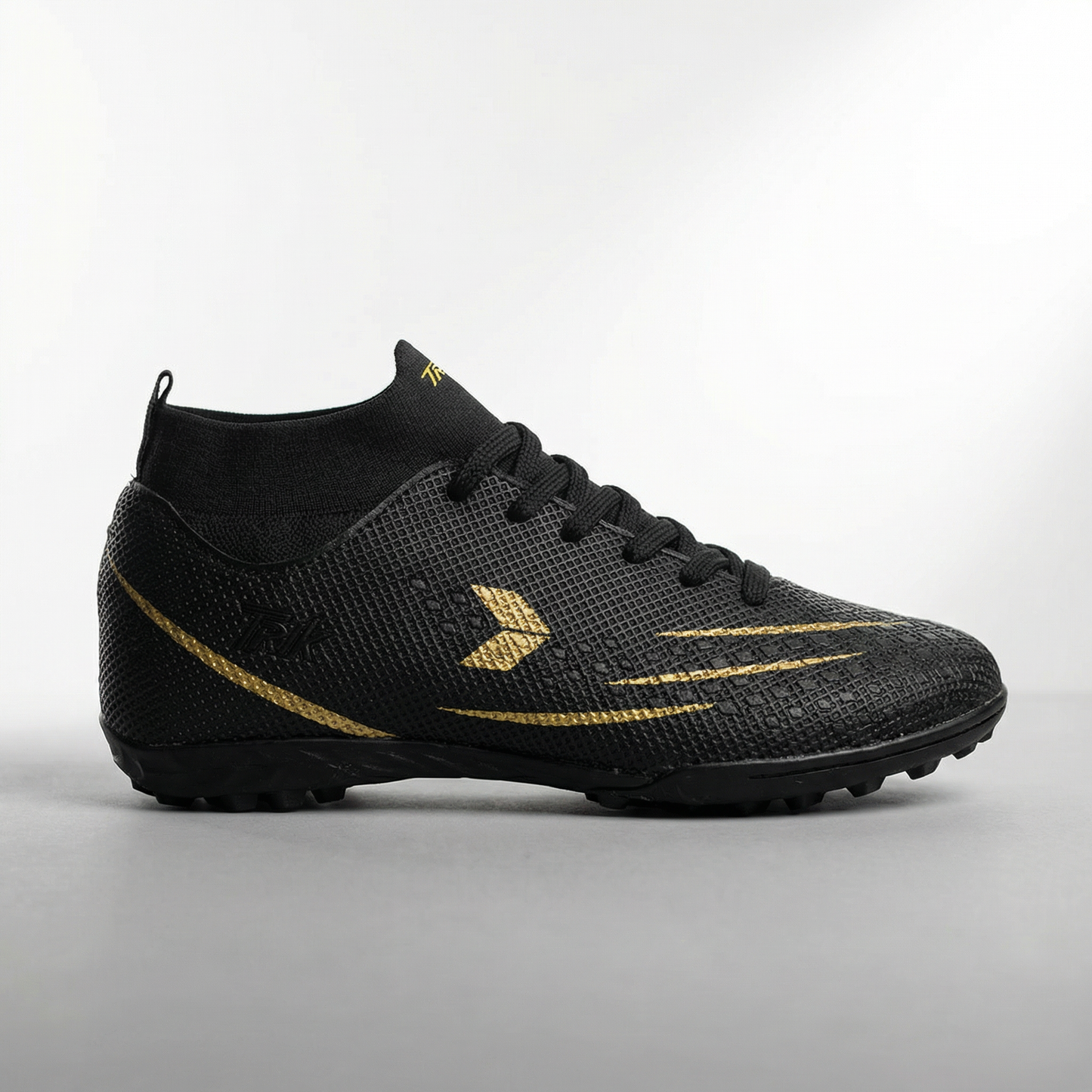 Shadow Pro Black – High Control Turf Football Shoe